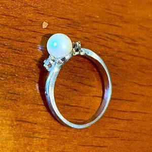 10k Gold pearl ring